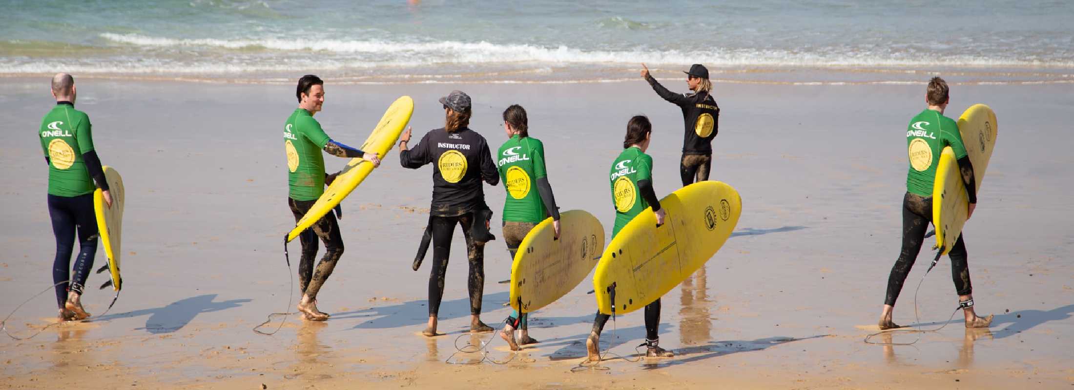 surf en grupos reducidos en Fuerteventura